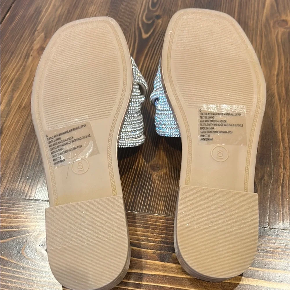 🎉🎉HP🎊🎊 A New Day Women's Silver Slide Sandals - Picture 4 of 6